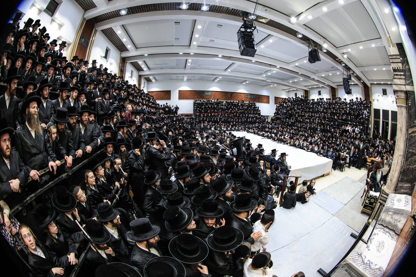 זאת חנוכה בחצה"ק צאנז