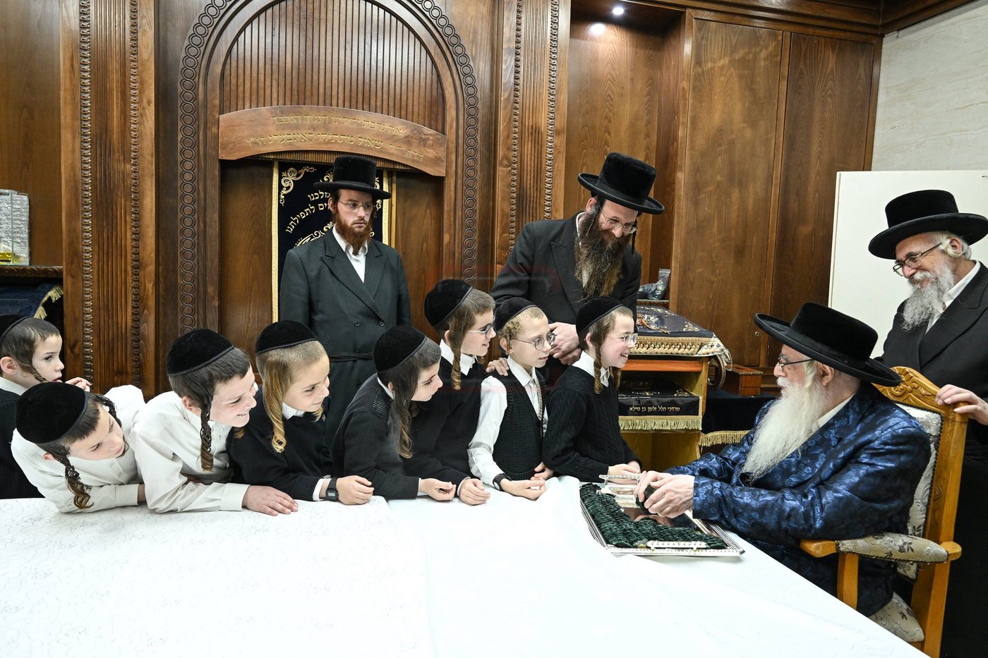 זאת חנוכה בחצה"ק צאנז