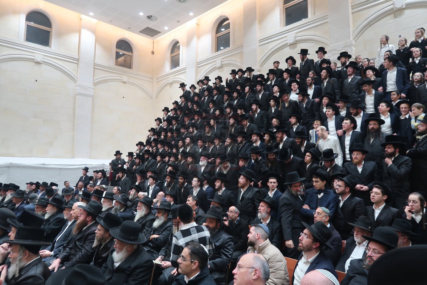 זאת חנוכה בחצה"ק פרמישלאן