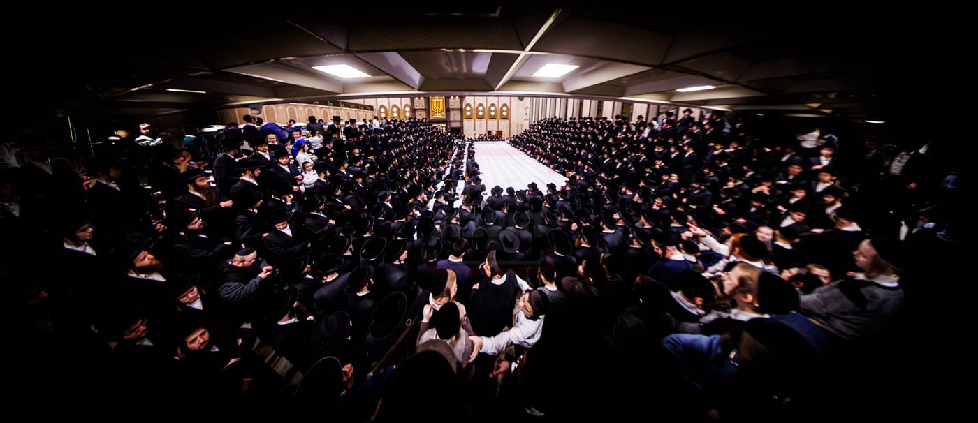 זאת חנוכה בחצה"ק באבוב