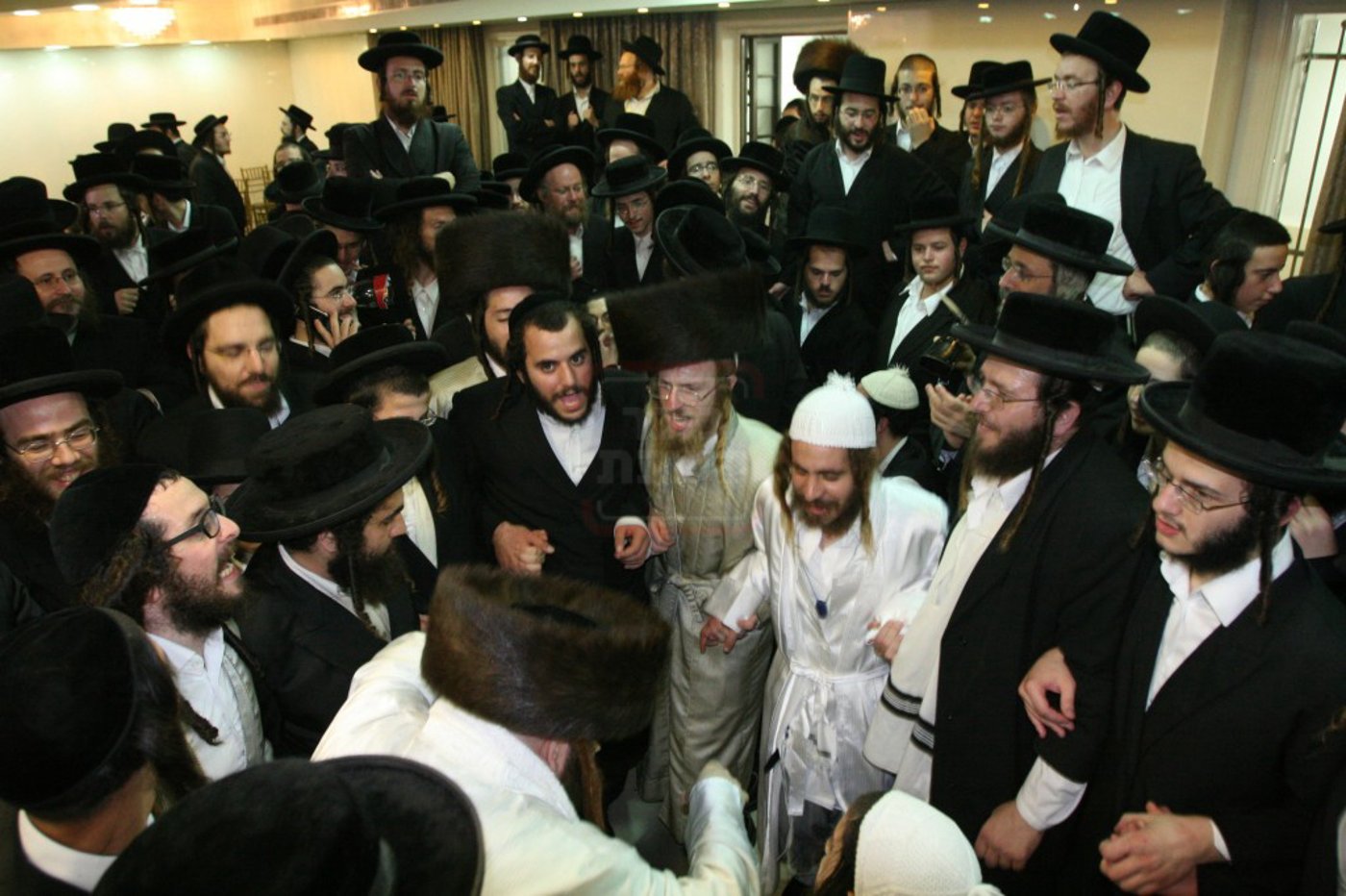 חתונת הרבי מקרעטשניף כפר אתא