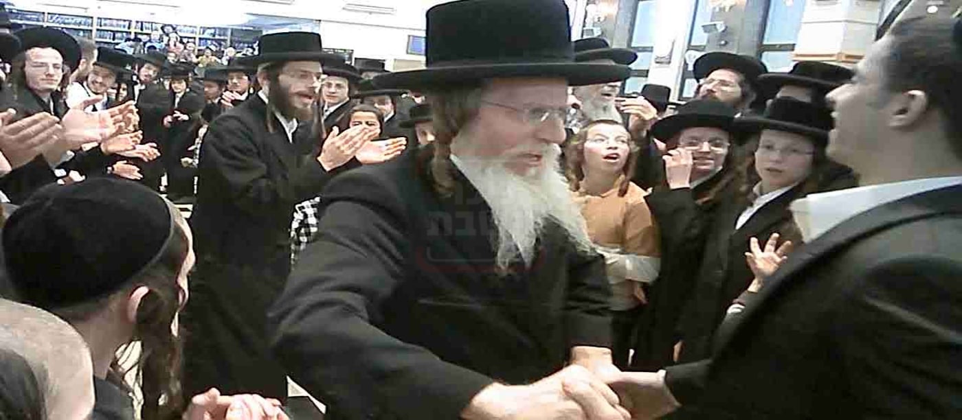 קבלת פנים לאסירים בברסלב מאה שערים