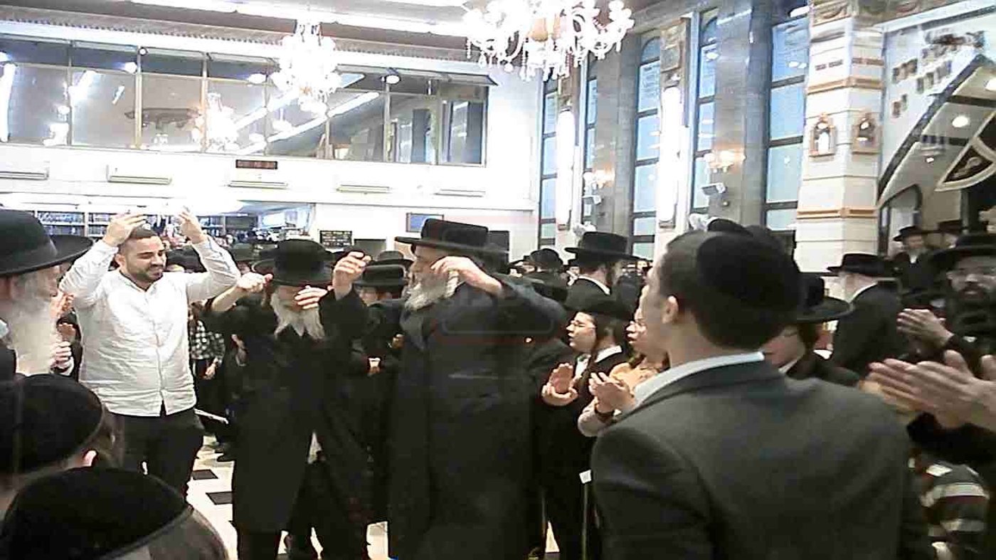 קבלת פנים לאסירים בברסלב מאה שערים