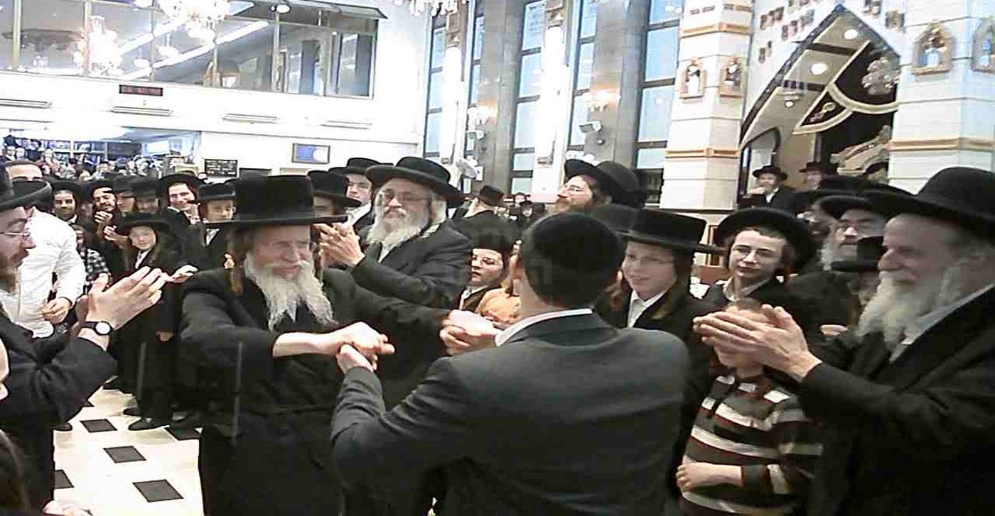 קבלת פנים לאסירים בברסלב מאה שערים