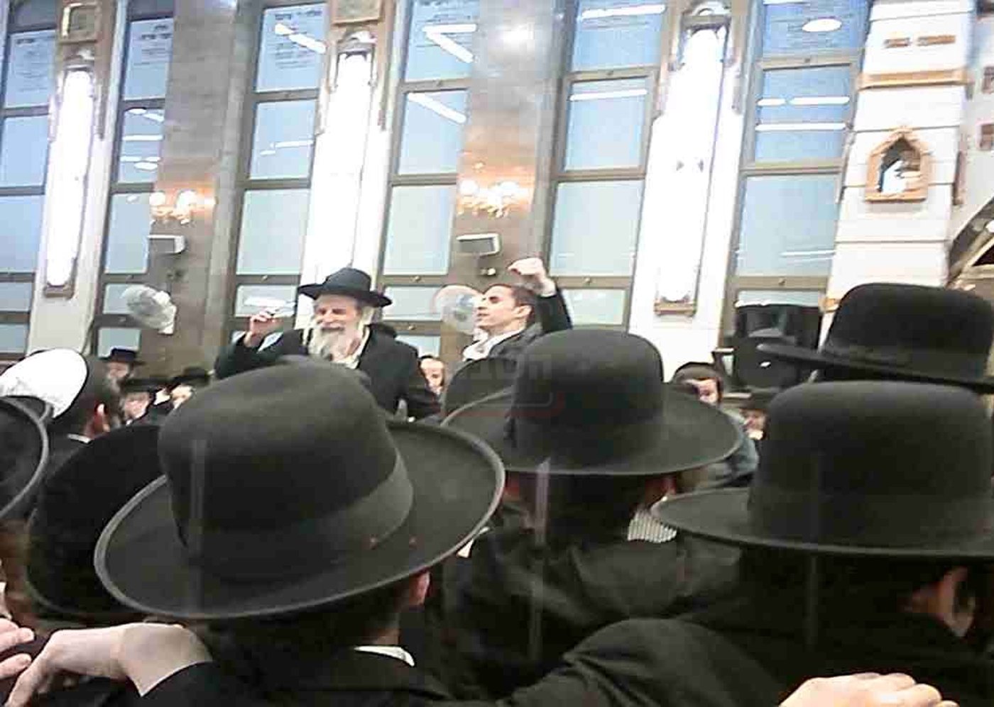 קבלת פנים לאסירים בברסלב מאה שערים