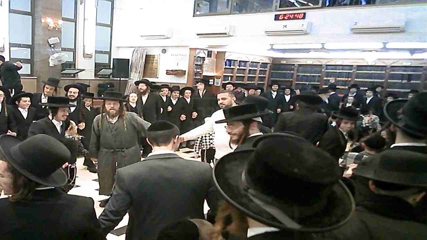 קבלת פנים לאסירים בברסלב מאה שערים