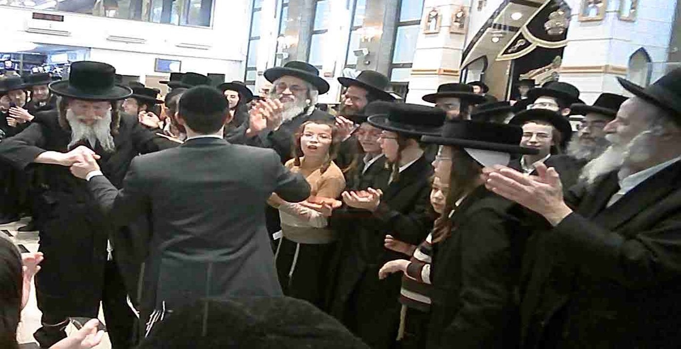 קבלת פנים לאסירים בברסלב מאה שערים