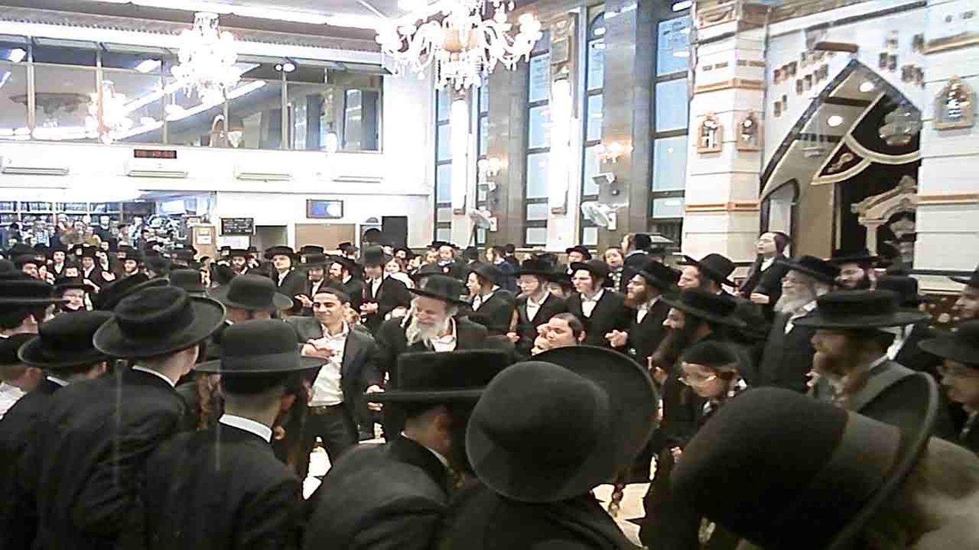 קבלת פנים לאסירים בברסלב מאה שערים