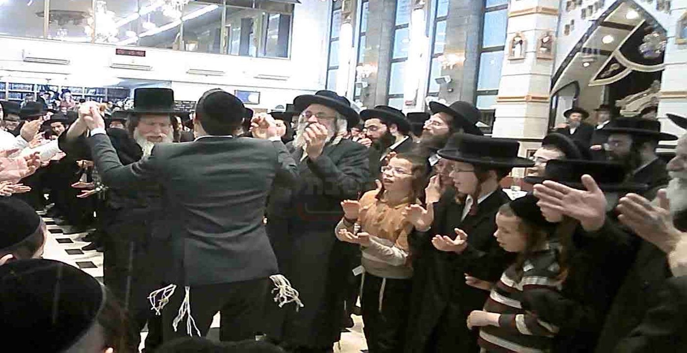 קבלת פנים לאסירים בברסלב מאה שערים