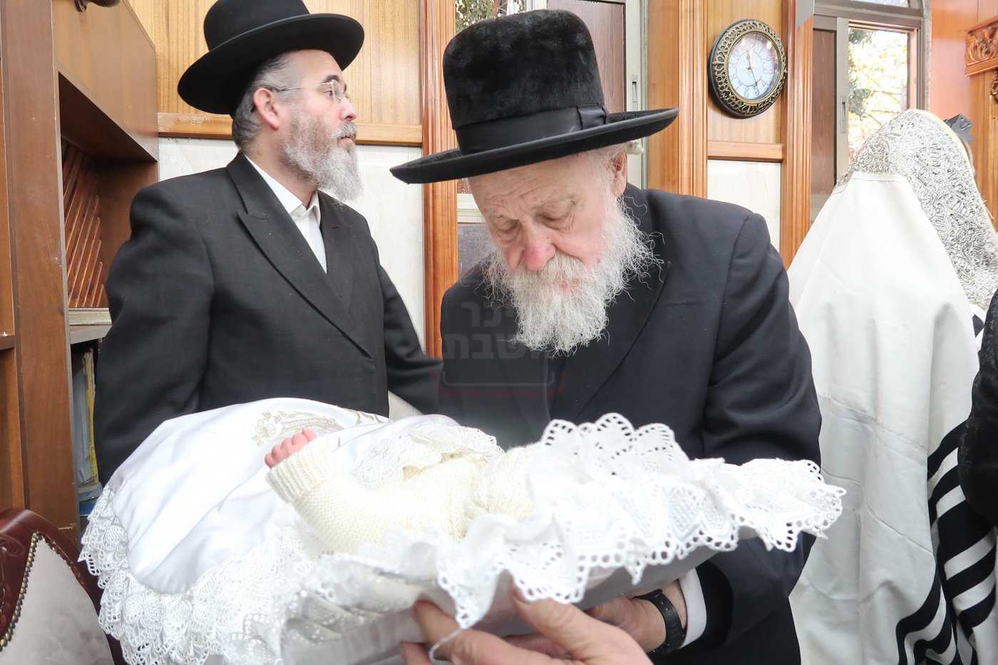 שמחת הברית בחצרות קוזמיר - לעלוב בראנוביץ