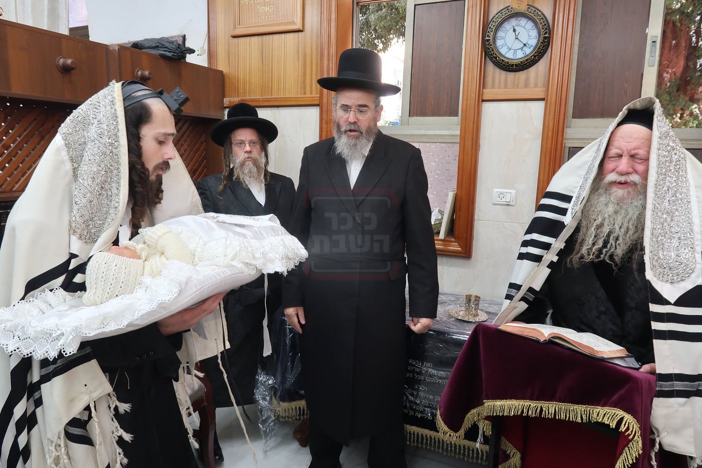 שמחת הברית בחצרות קוזמיר - לעלוב בראנוביץ