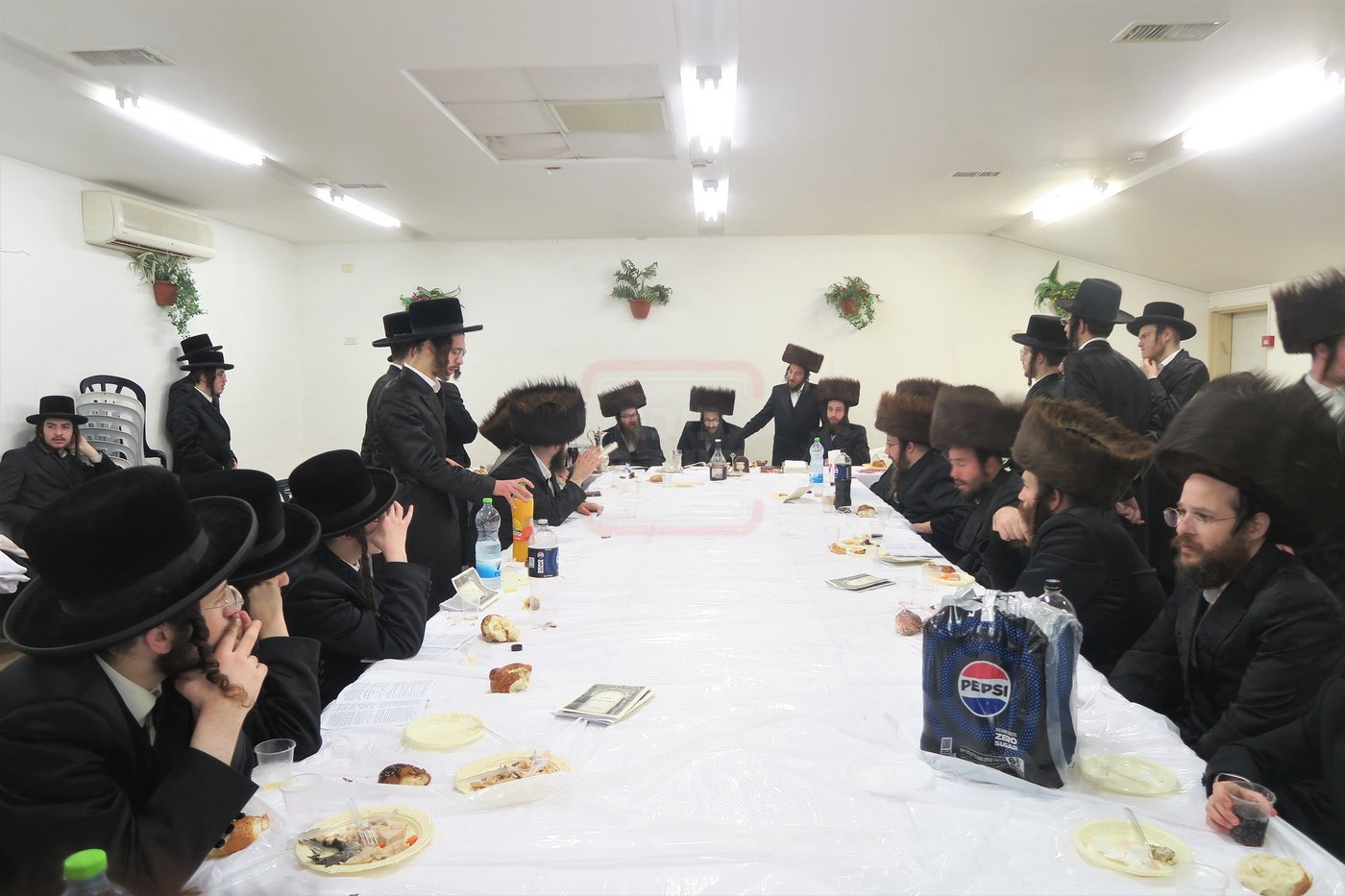 האדמו"ר מישועות יעקב סקולען, שבת במירון