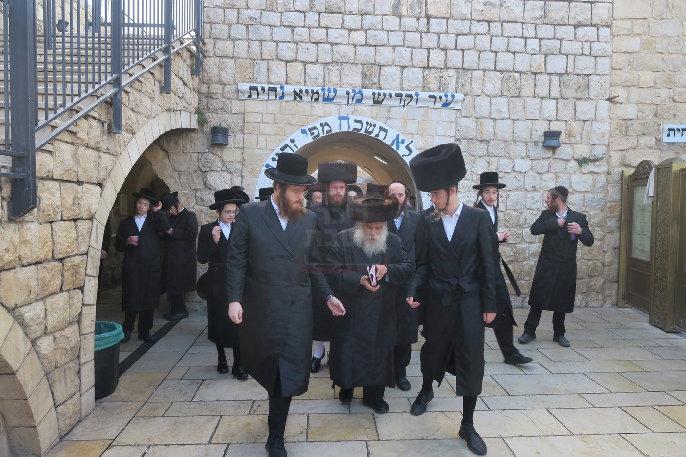 הגה"צ גאב"ד מאקאווא במירון תשפ"ו