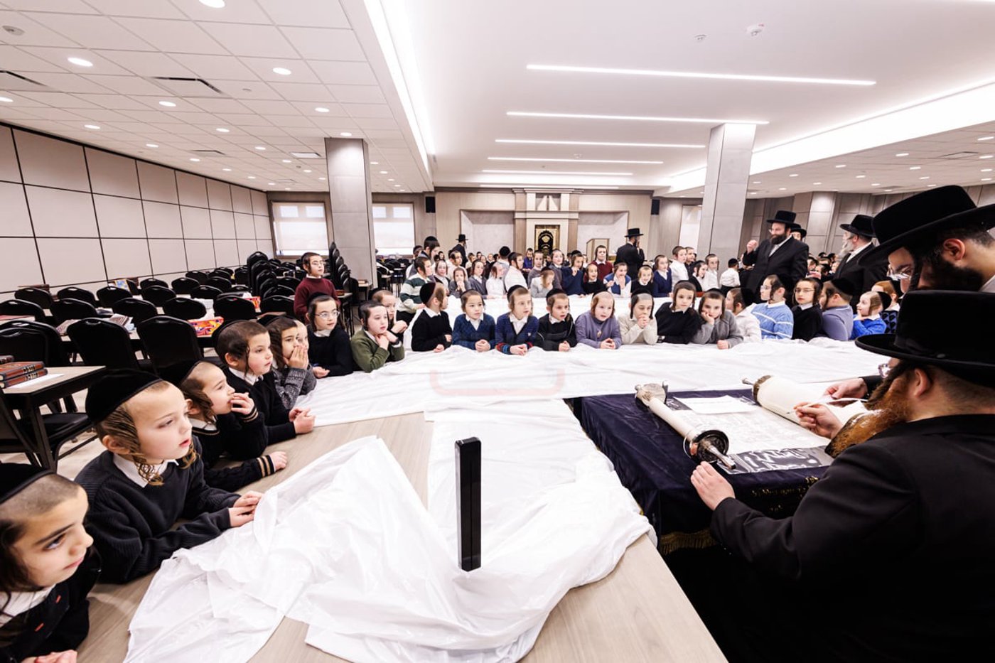 סיום כתיבת ס"ת בבאבוב