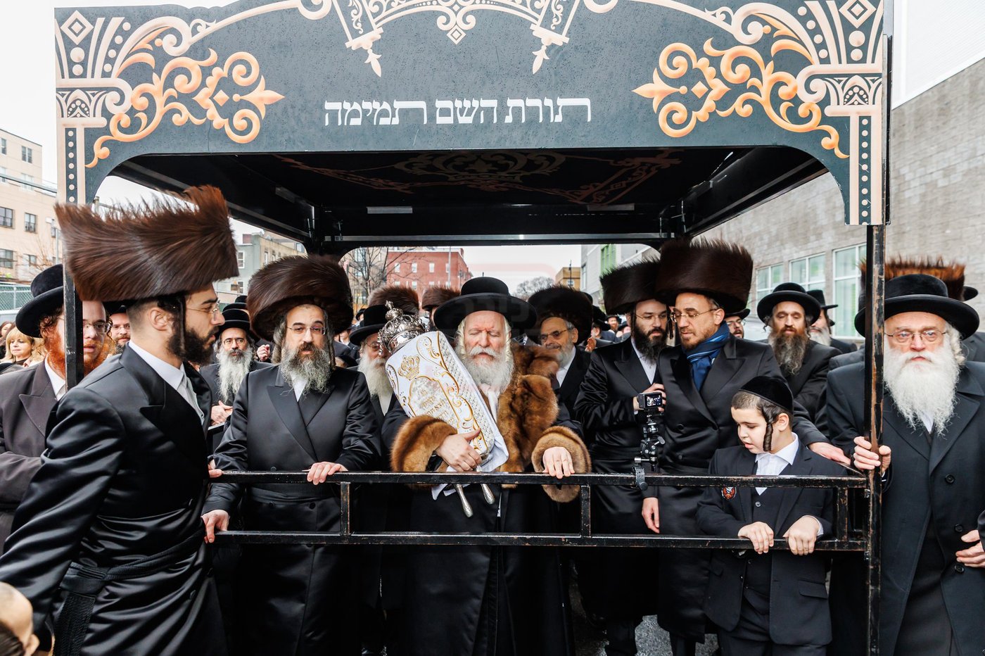 הכנסת ס"ת בבאבוב