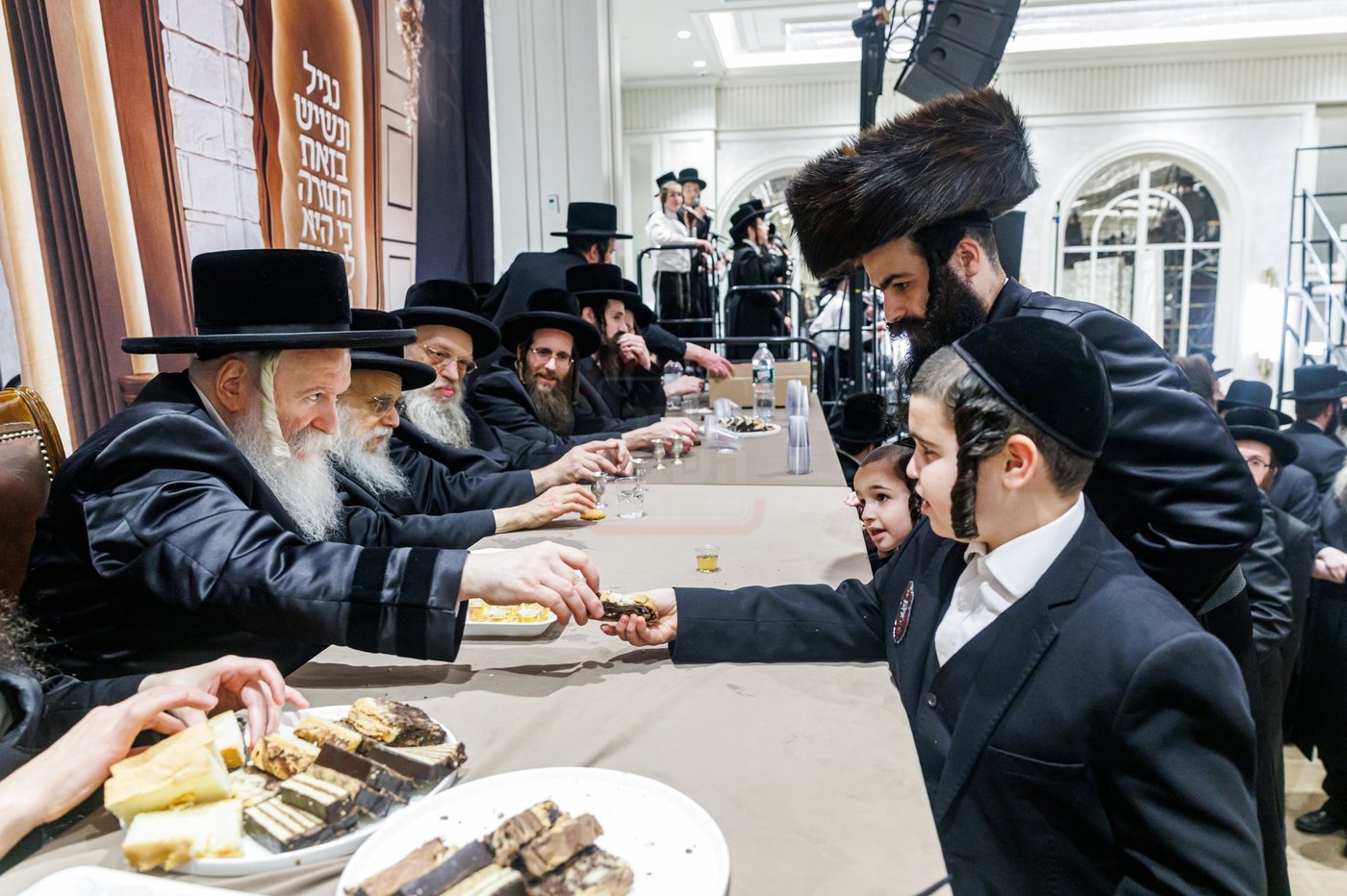 הכנסת ס"ת בבאבוב