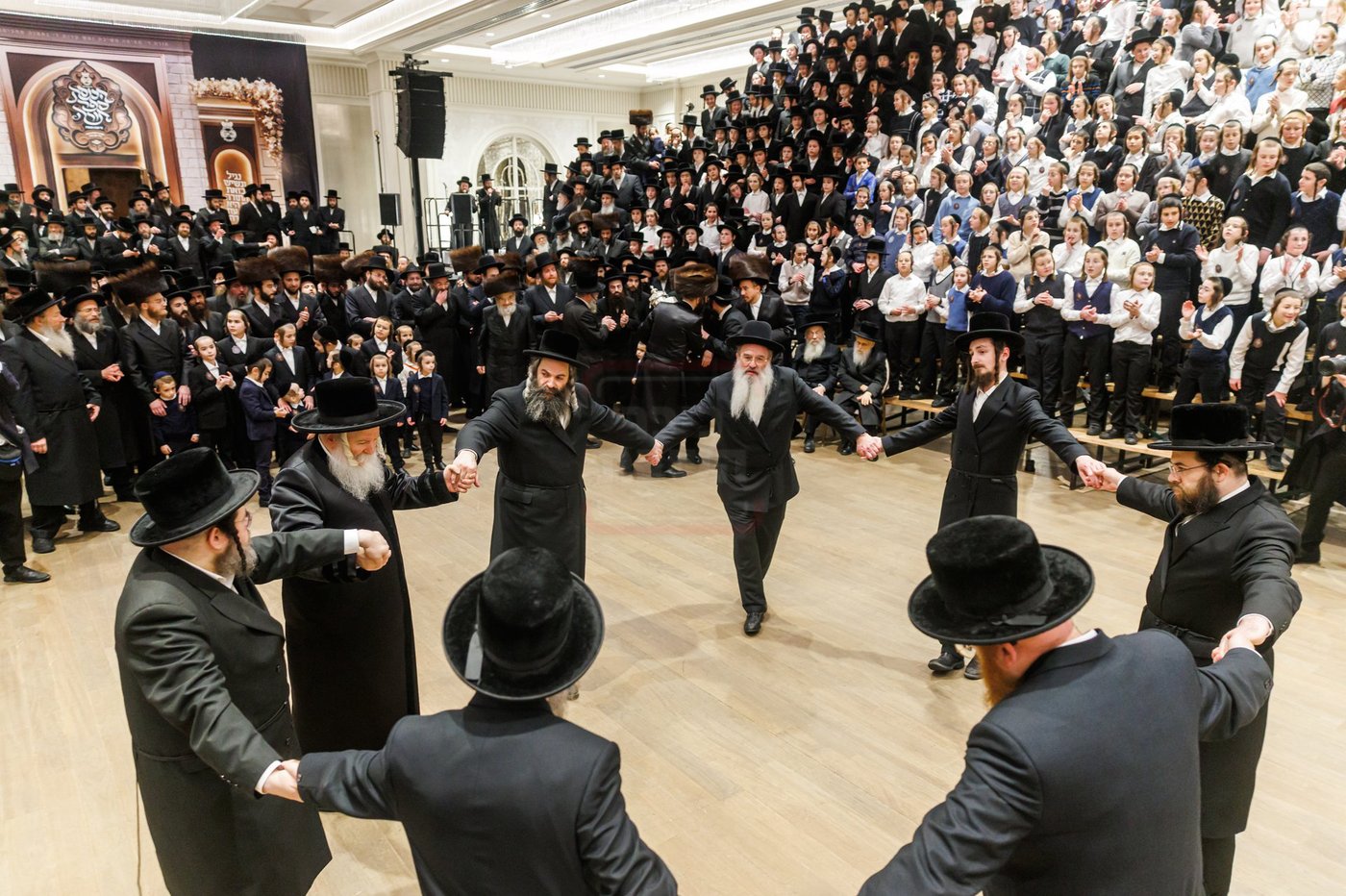 הכנסת ס"ת בבאבוב