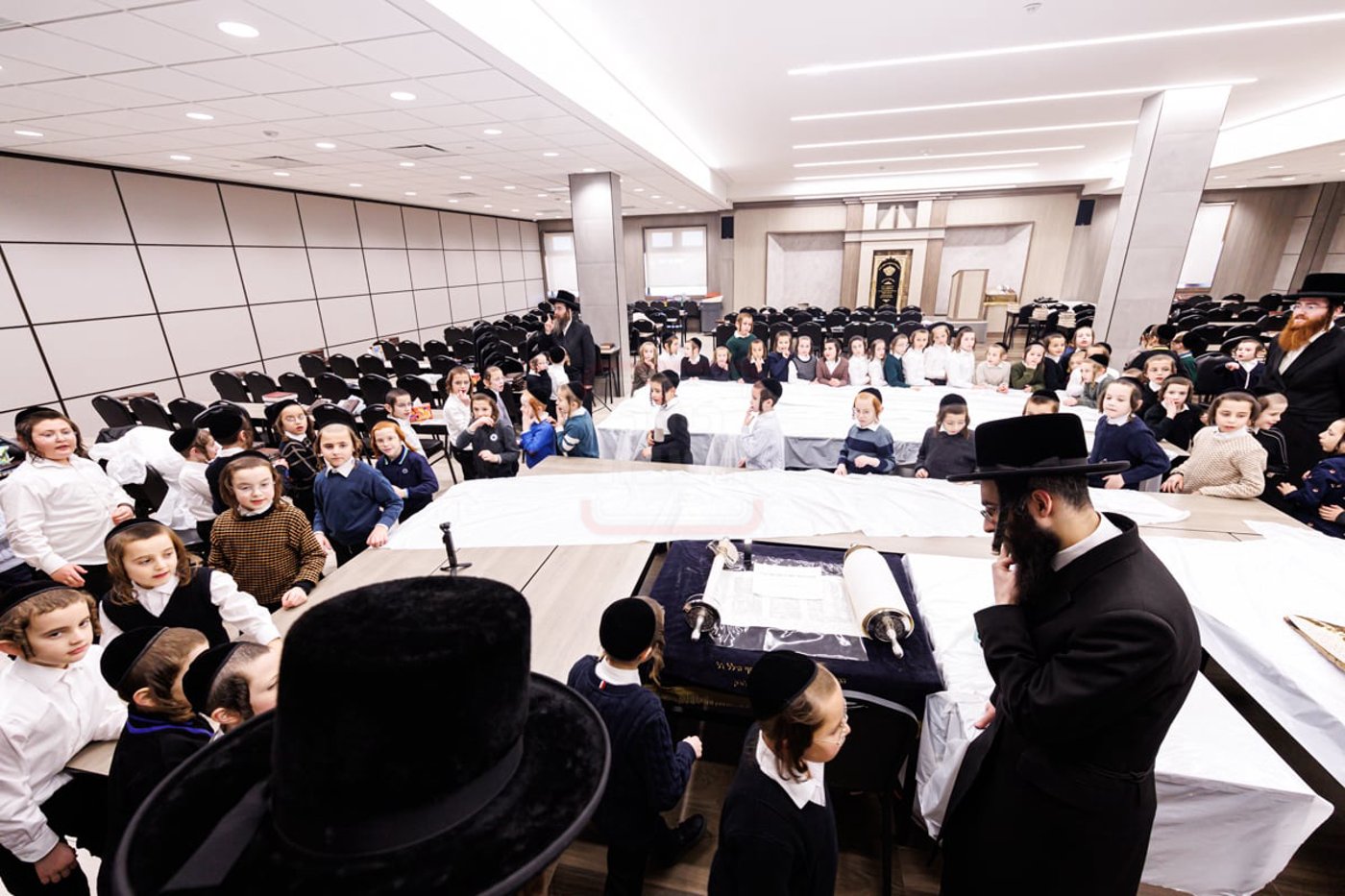 סיום כתיבת ס"ת בבאבוב