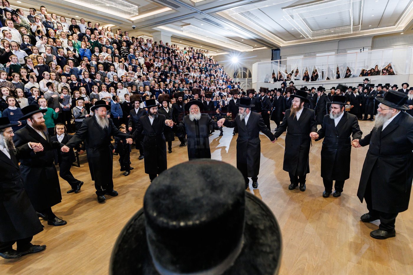 הכנסת ס"ת בבאבוב