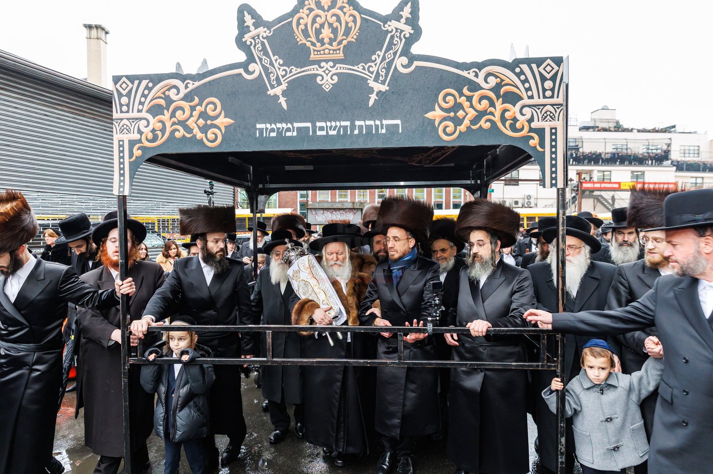 הכנסת ס"ת בבאבוב