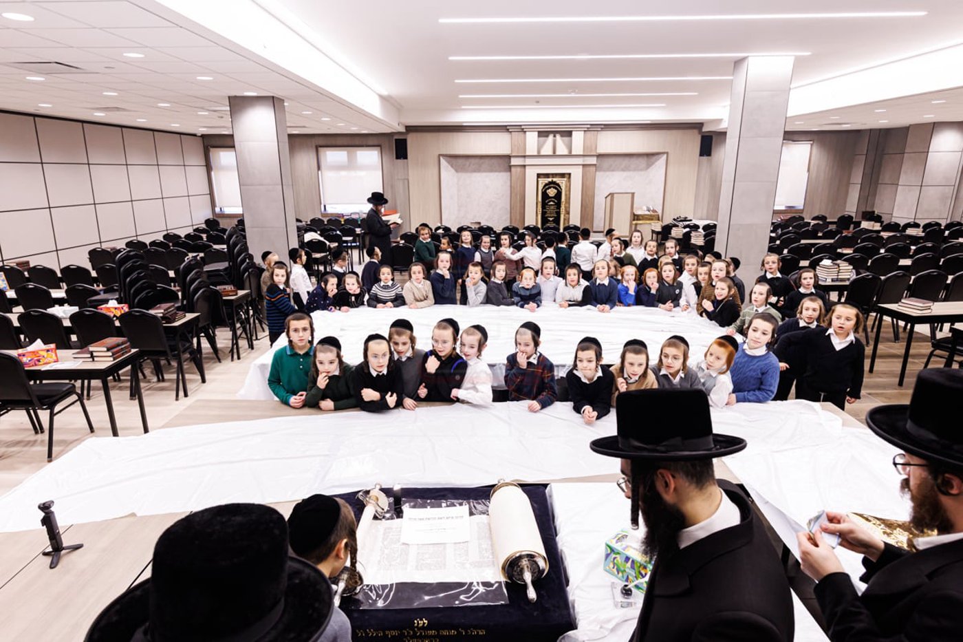 סיום כתיבת ס"ת בבאבוב