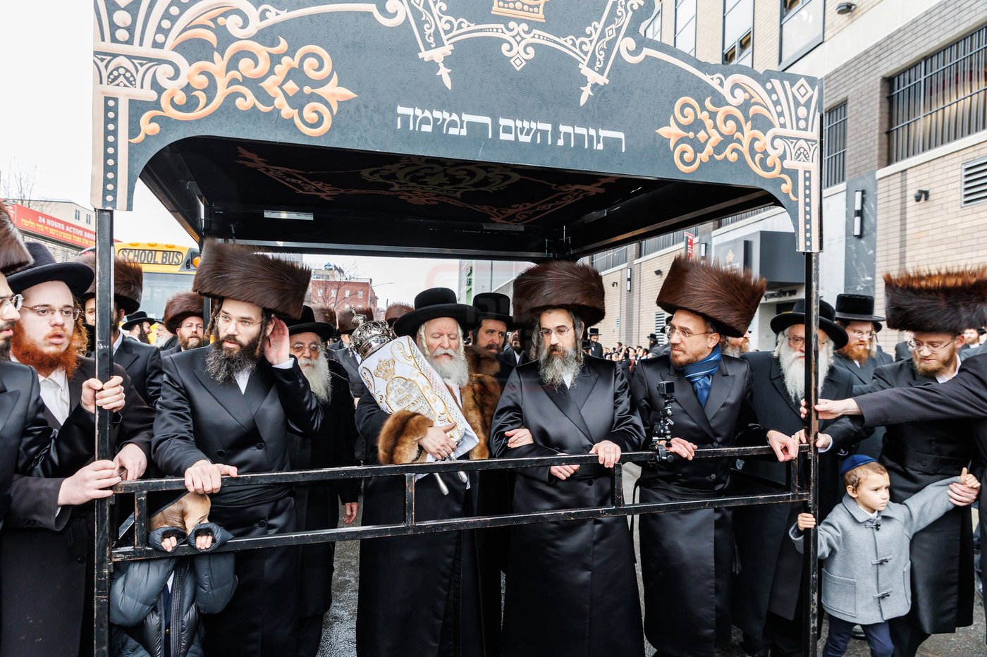 הכנסת ס"ת בבאבוב