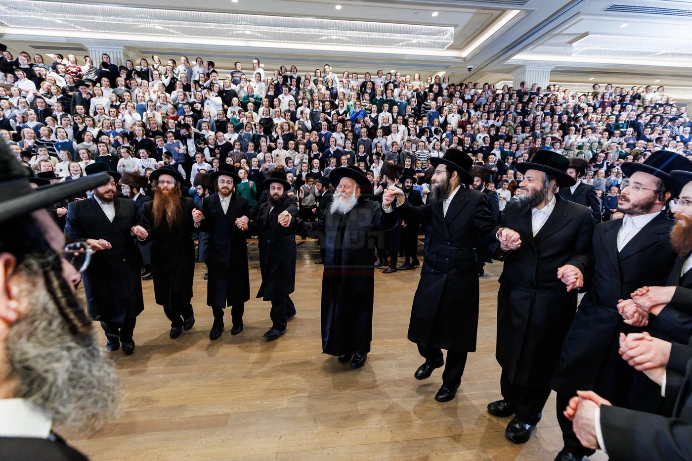 הכנסת ס"ת בבאבוב