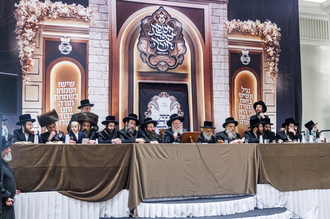 הכנסת ס"ת בבאבוב