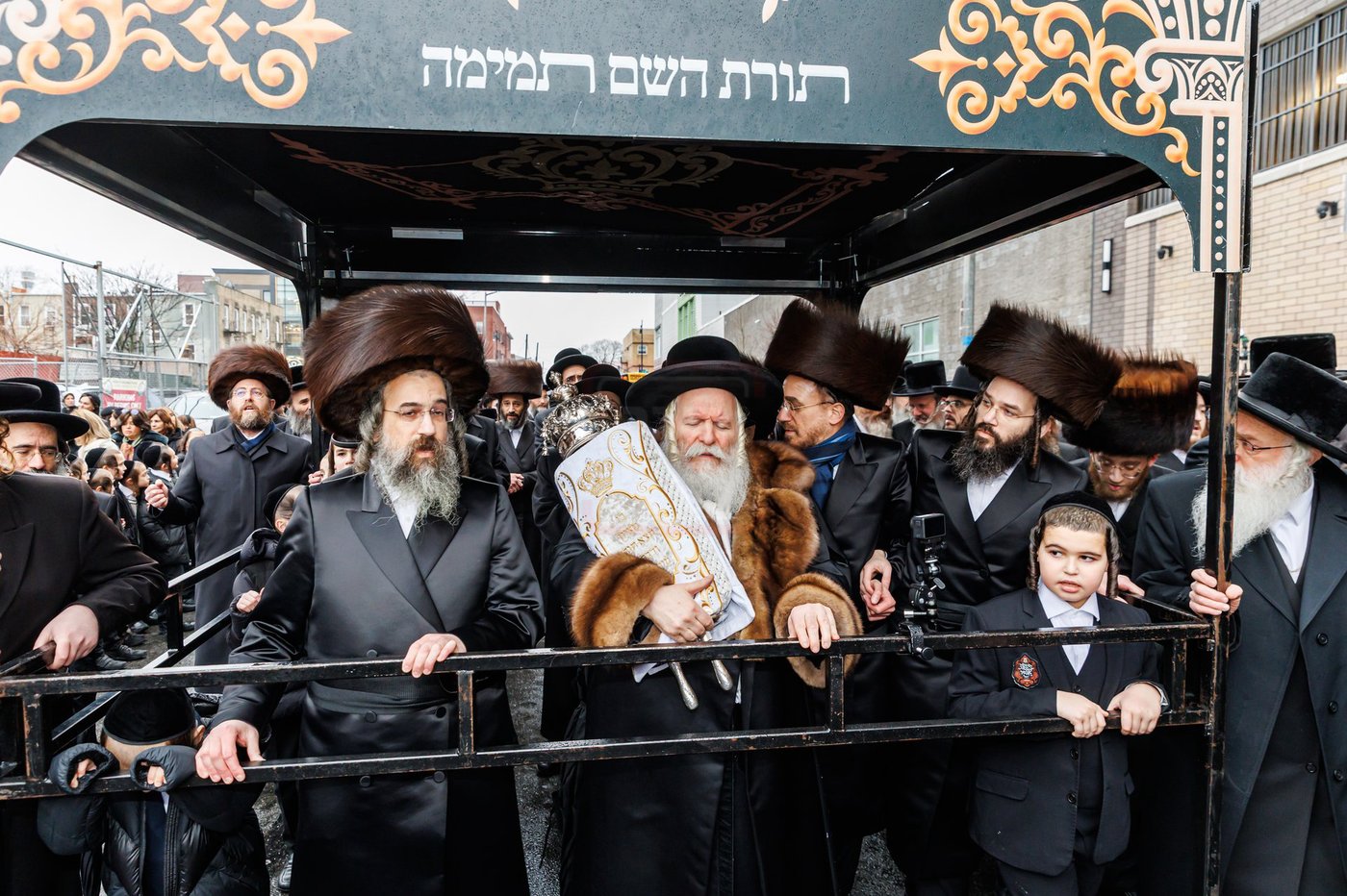 הכנסת ס"ת בבאבוב