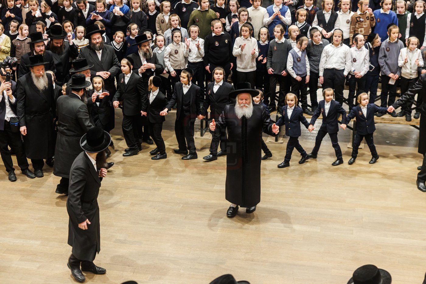 הכנסת ס"ת בבאבוב