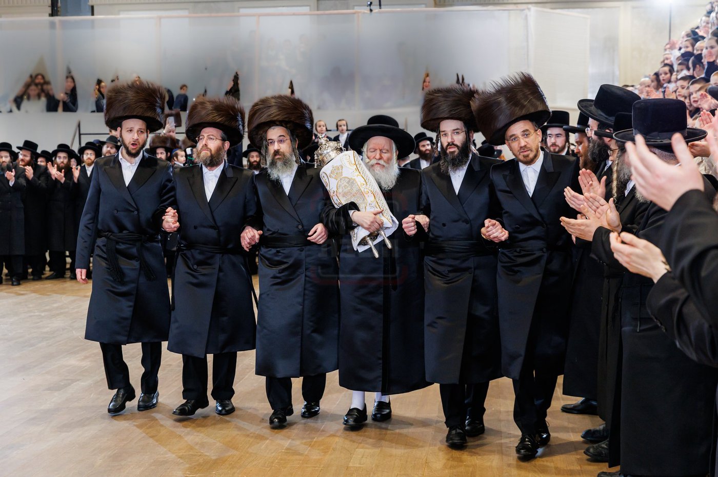 הכנסת ס"ת בבאבוב