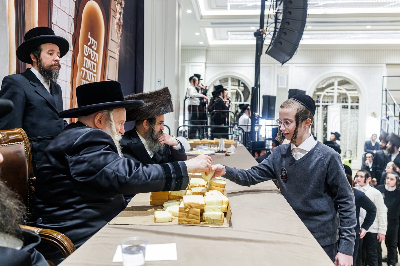 הכנסת ס"ת בבאבוב