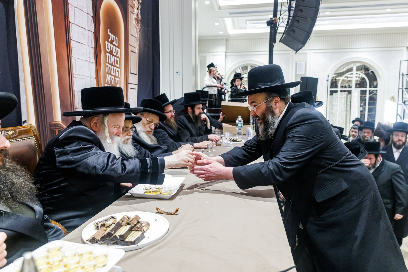 הכנסת ס"ת בבאבוב