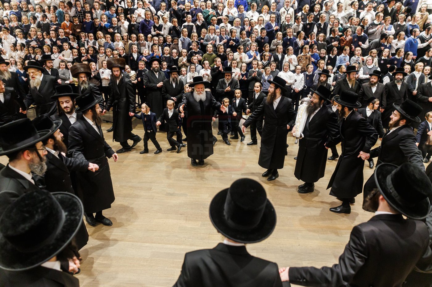 הכנסת ס"ת בבאבוב