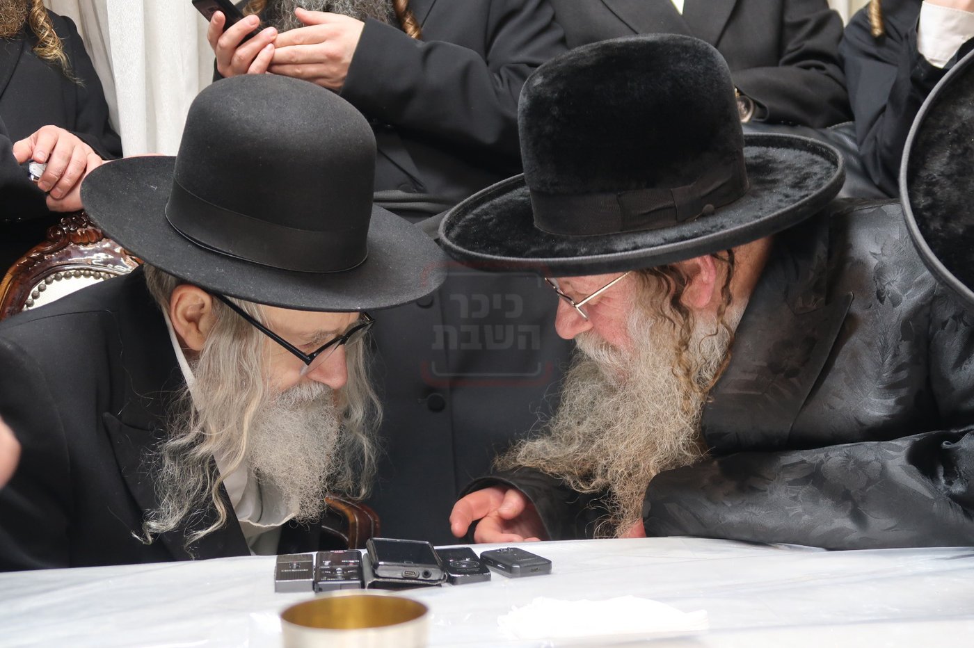 האדמו"ר מאמשינוב בביקור אצל האדמו"ר מקוזמיר