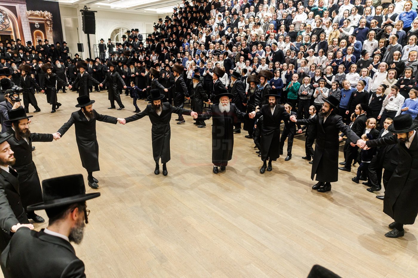 הכנסת ס"ת בבאבוב