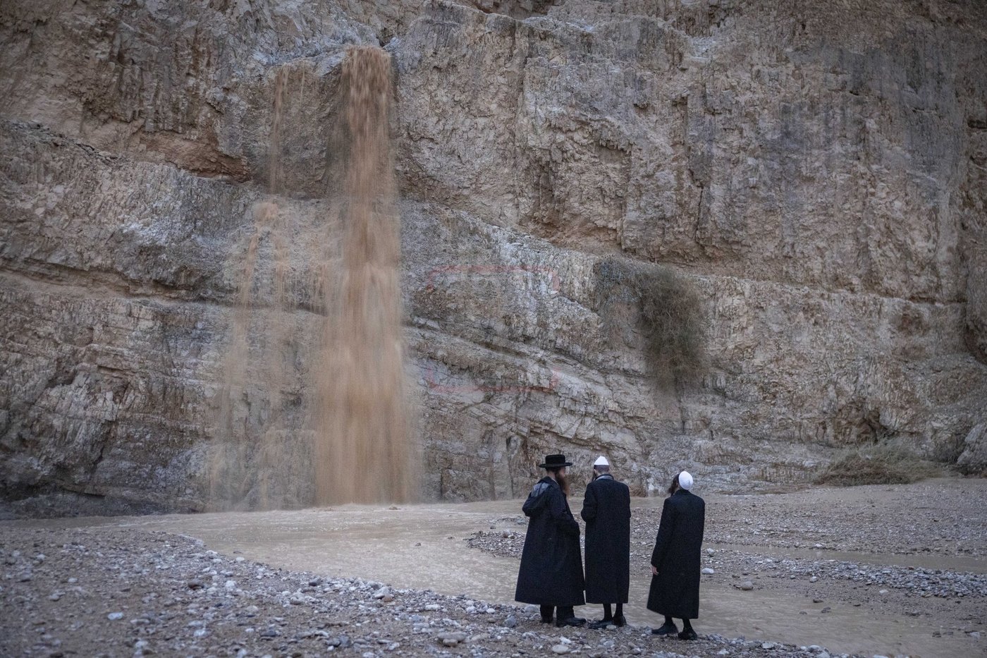 גל השיטפון הראשון בנחל קומראן