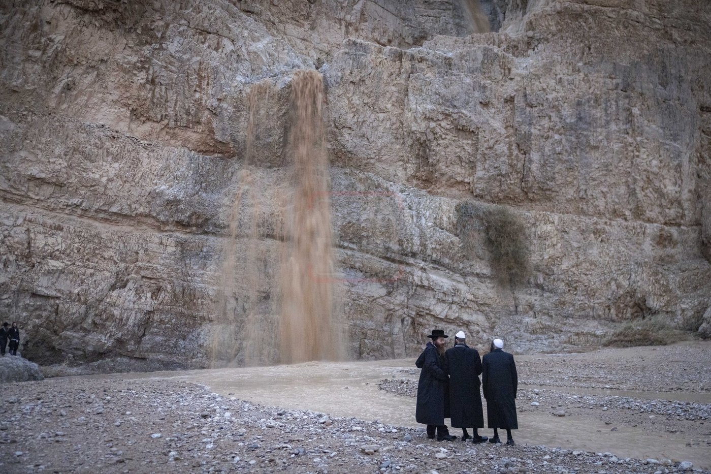 גל השיטפון הראשון בנחל קומראן