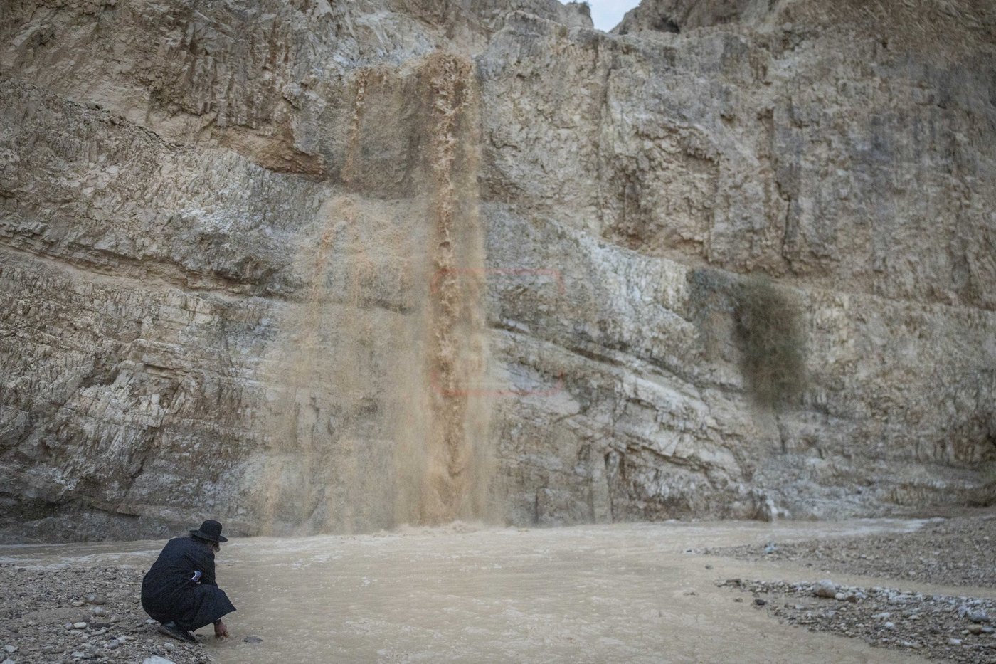 גל השיטפון הראשון בנחל קומראן