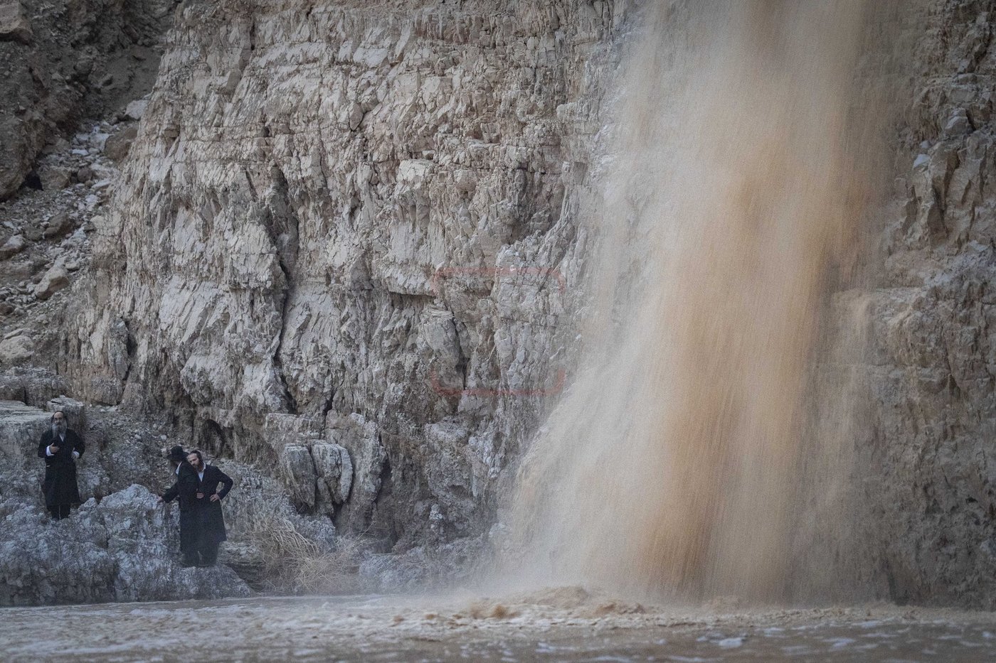 גל השיטפון הראשון בנחל קומראן