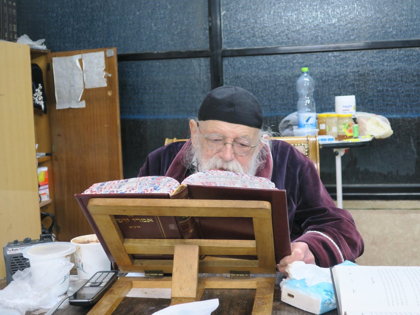 הגר"מ גריינמן במסירת שיעור אחר השחרור