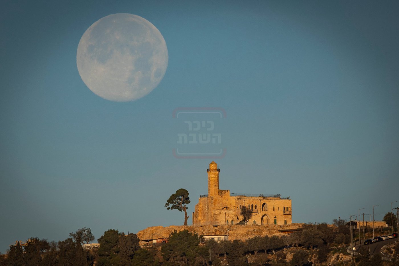 שיקעת הירח בקבר שמואל הנביא