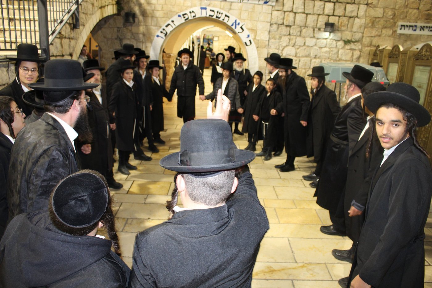 האדמו"ר מישועות יעקב סקולען במירון