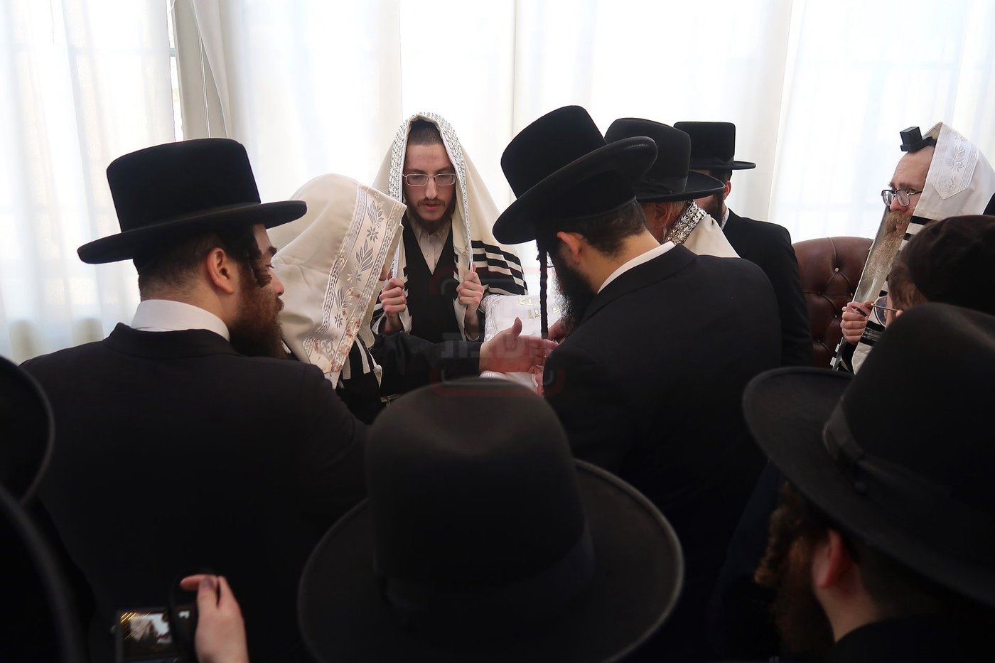 אב"ד אמונת ישראל בביקור אצל הגרי"מ שכטר 