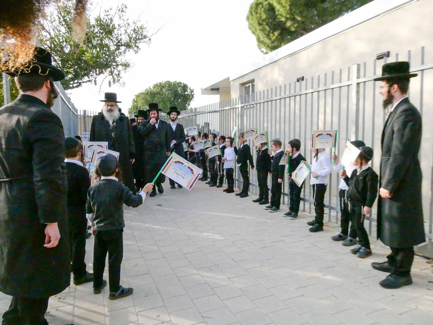 האדמו''ר מויז'ניץ בית שמש בביקור בעמנואל