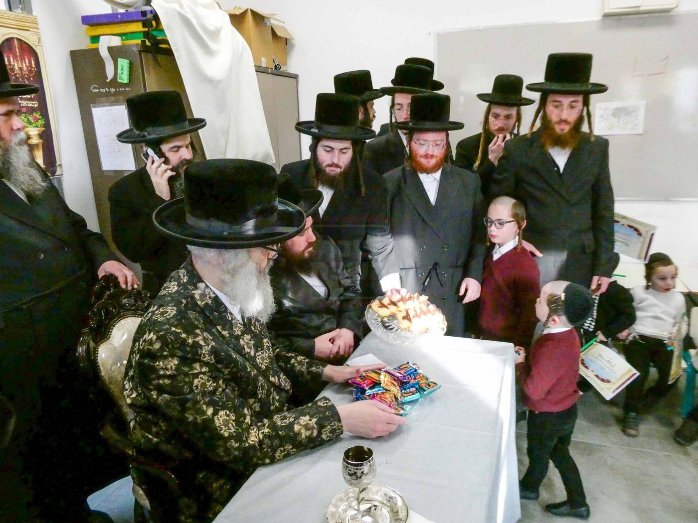 האדמו''ר מויז'ניץ בית שמש בביקור בעמנואל