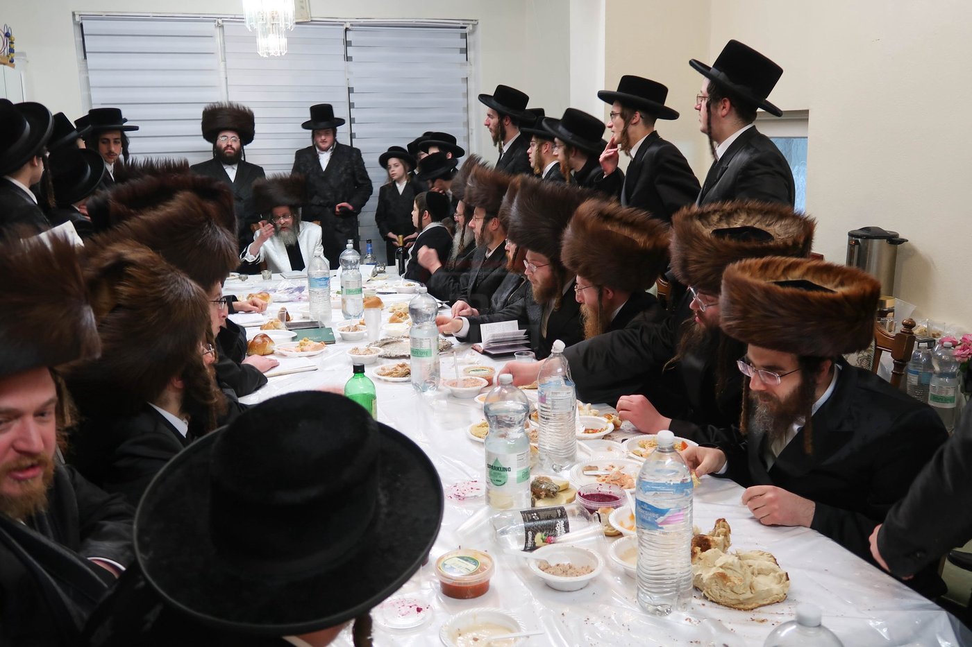 האדמו"ר מקרעטשניף סיגעט בביקור בלונדון