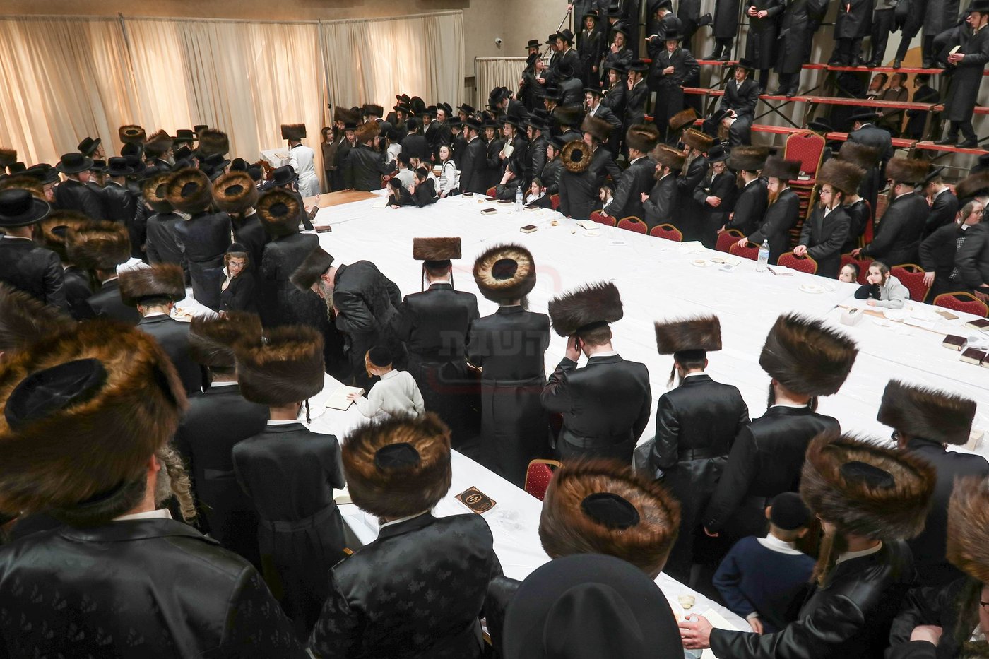 האדמו"ר מקרעטשניף סיגעט בביקור בלונדון