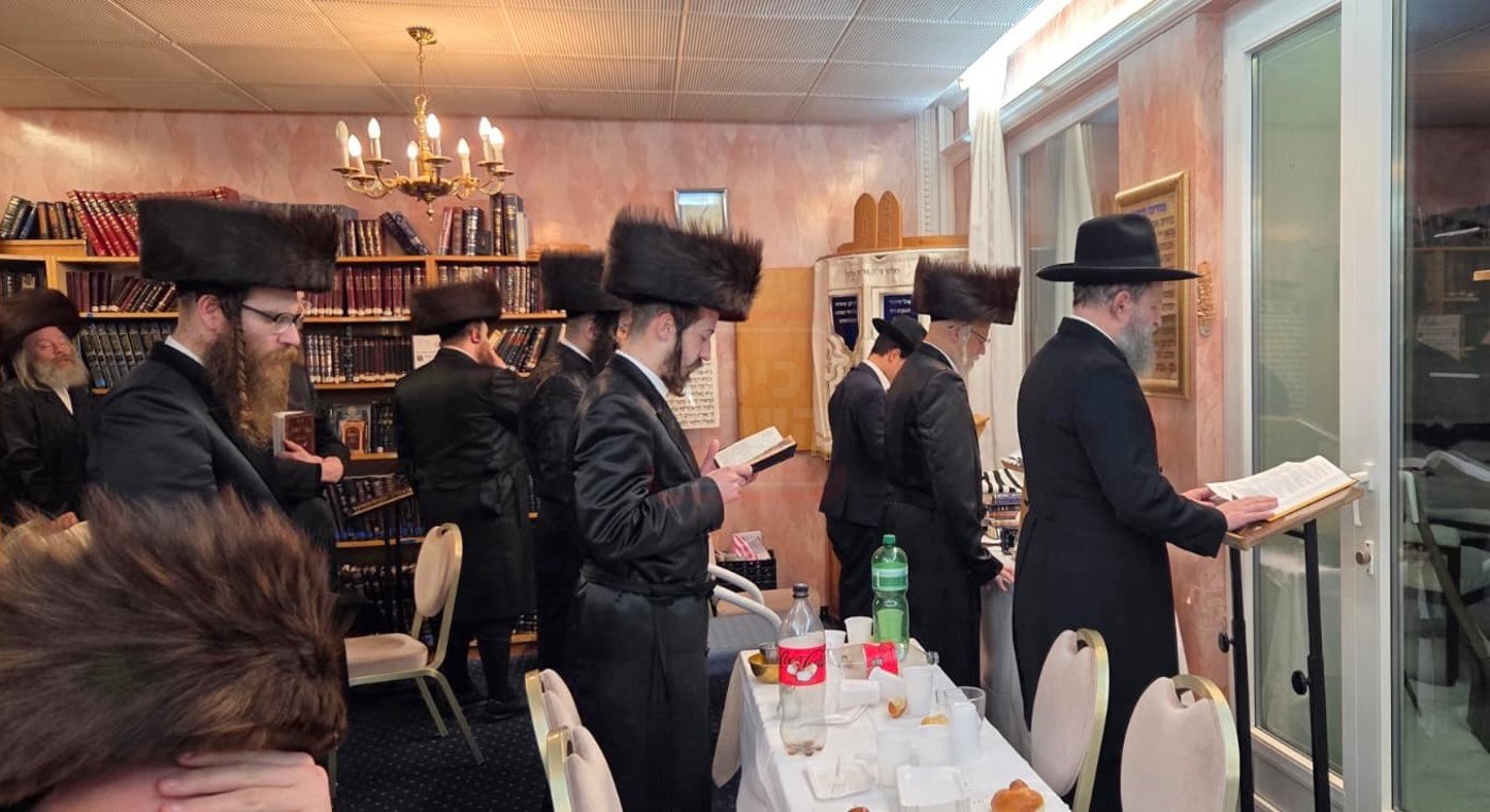 האדמו"ר מסערט ויז'ניץ מוצאי שב"ק בשווייץ