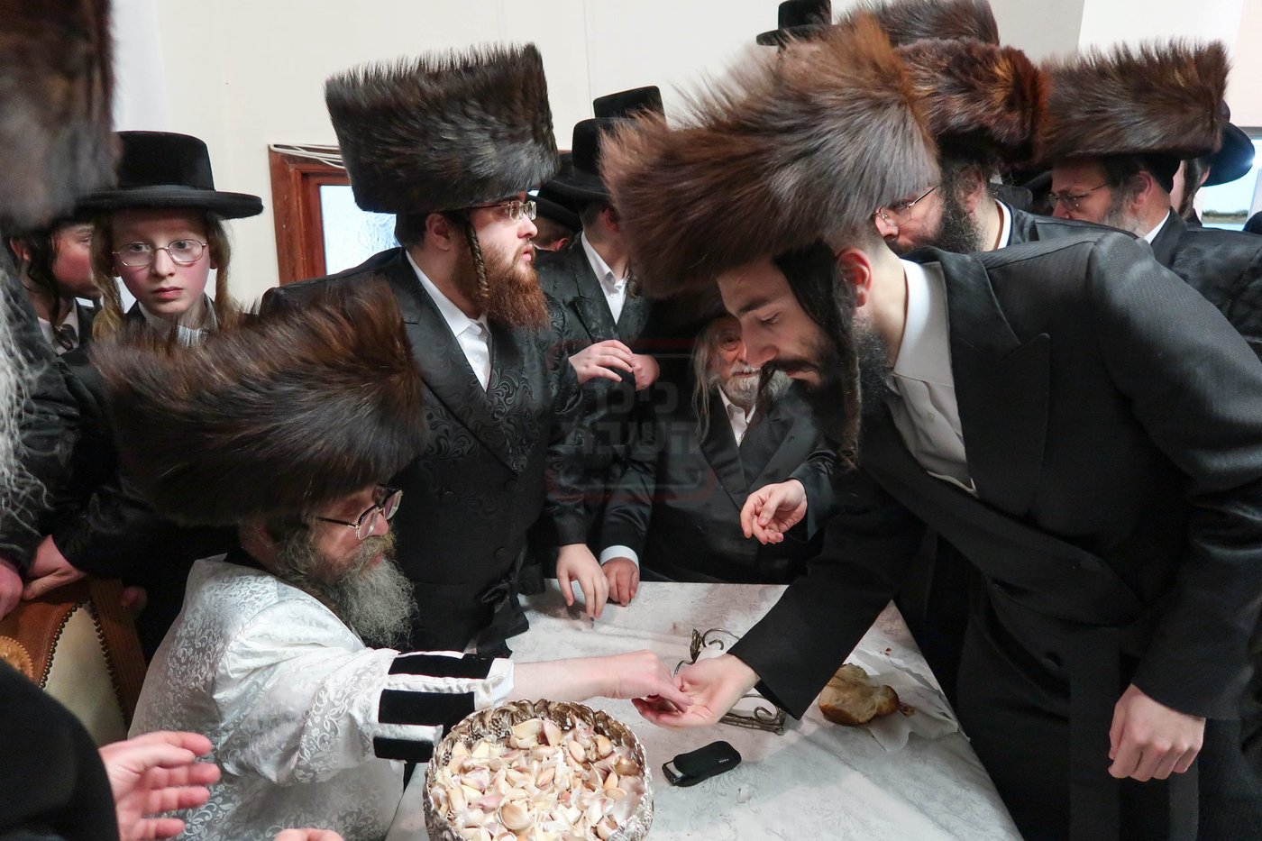 האדמו"ר מקרעטשניף סיגעט בביקור בלונדון